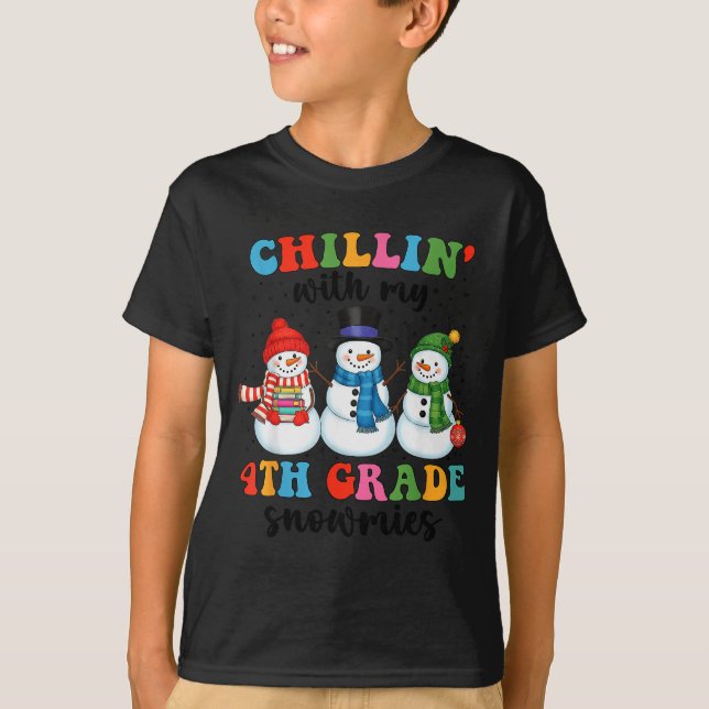 Chillin With My 4th Grade Snowmies Christmas Teach T Shirt (Framsida)