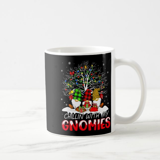 Chillin With My Gnomies Funny Christmas Family Fri Kaffemugg (Höger)
