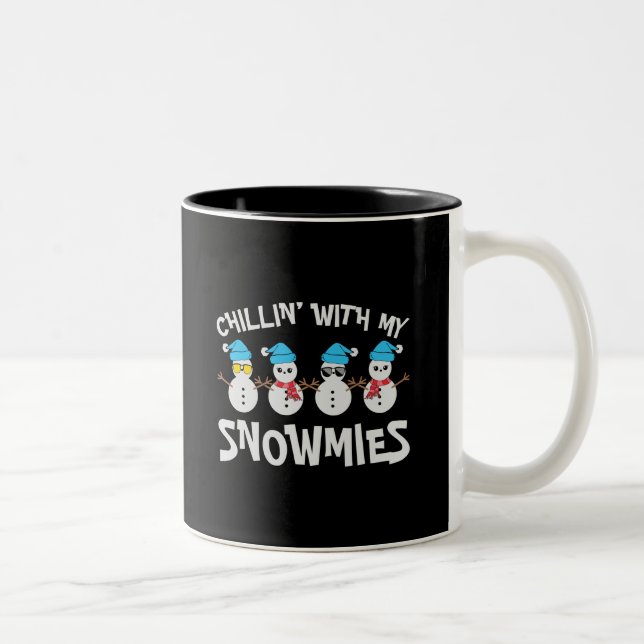Chillin’ with My Snowmies - Cute Snögubbe Två-Tonad Mugg (Höger)