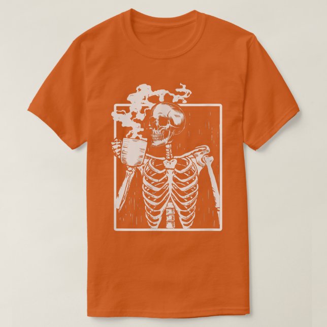 Chilling Skeleton Drink Coffee Happy halloween Hor T Shirt (Design framsida)