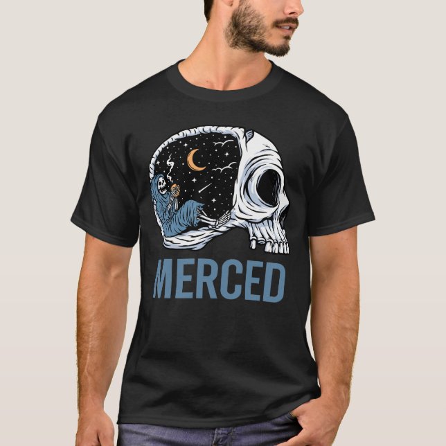 Chilling Skeleton - Merced T Shirt (Framsida)