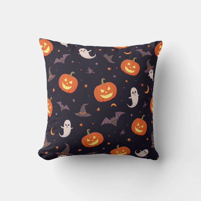 Chilling Whispers: Haunted Halloween Cushion Kudde (Framsida)