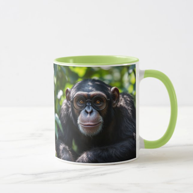 Chimpanzé curieux avec lunettes dans la jungle. mugg (Höger)