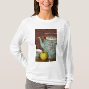 China, Hongkong. Traditionell kinesisk tekanna och T-shirt