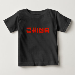 China i rött t shirt