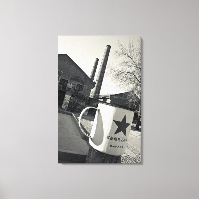 China, Peking, Chaoyang District. Dashanzi 798 2 Canvastryck (Framsida)