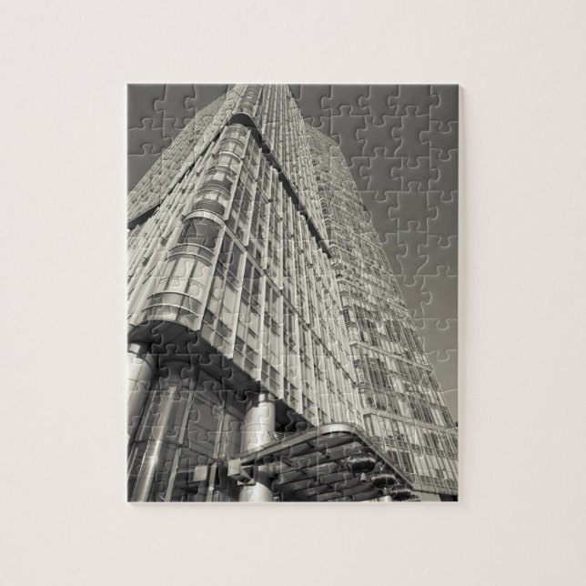 China, Peking, Chaoyang District. Fortune Plaza 2 Pussel (Vertikal)