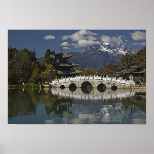 CHINA, provinsen Yunnan, Lijiang. Lijiang Old Poster (Framsidan)