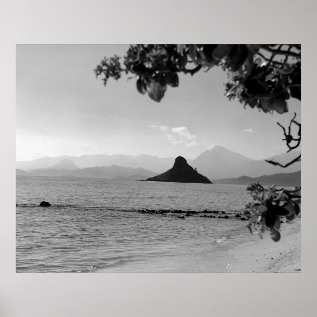 Chinamans Hat _bw Poster (Framsidan)