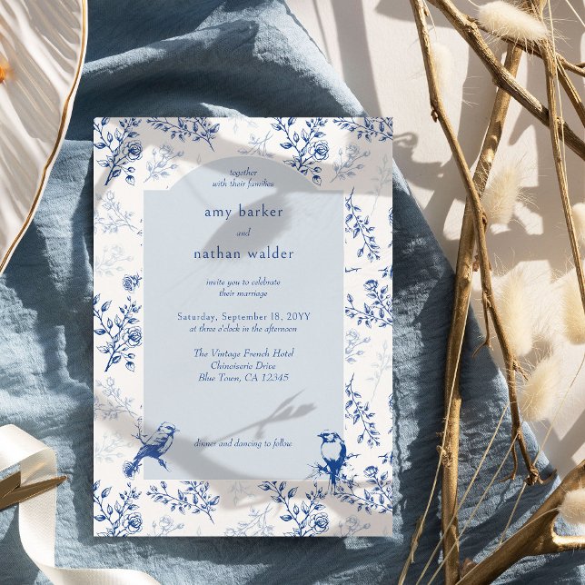 Chinoiserie Blue and White Elegant Vintage bröllop Inbjudningar (Elegant Blue Floral Wedding Invitation from the Chinoiserie Wedding Collection by Darling & May)