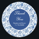 Chinoiserie Blue Birds and Flowers Wedding Runt Klistermärke<br><div class="desc">Pretty wedding round sticker with chinoiserie blue birds and flowers. Perfect for a spring or summer wedding. The words can be changed to suit your own details or requirements.</div>