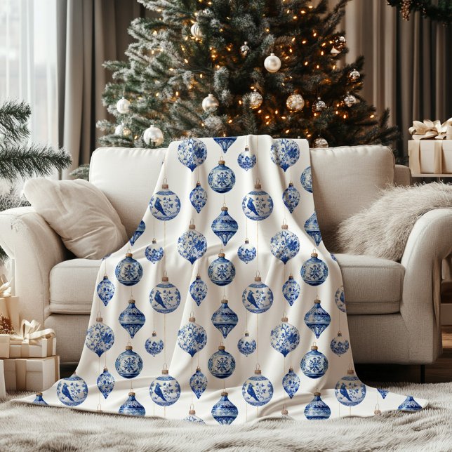 Chinoiserie Blue Ornament jul Fleecefilt (Chinoiserie Ornaments Christmas Blanket)