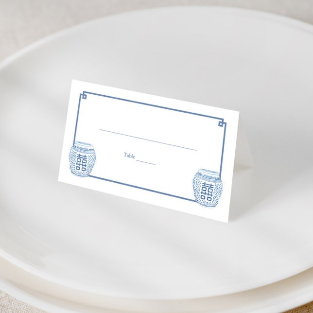 Chinoiserie Chic Blue and White Ginger Burk Bröllo Placeringskort (Simple blue and white Ginger jars with blue greek key border wedding shower place cards)