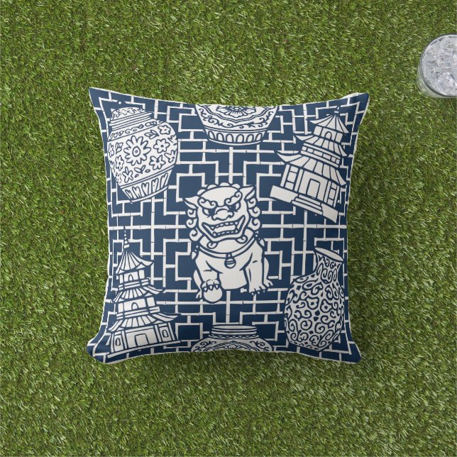 Chinoiserie Pagoda – Navy Preppy Asian Garden Kudde (Gräs)