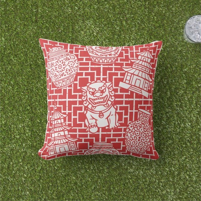 Chinoiserie Pagoda – Red Preppy Asian Garden Kudde (Gräs)