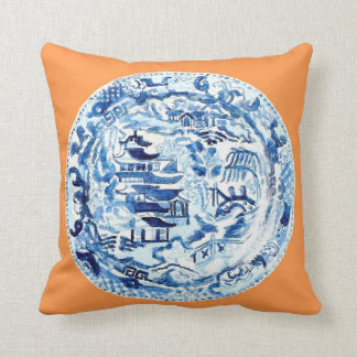 CHINOISERIE PLÄTERAR PÅ TANGERINEN KUDDE