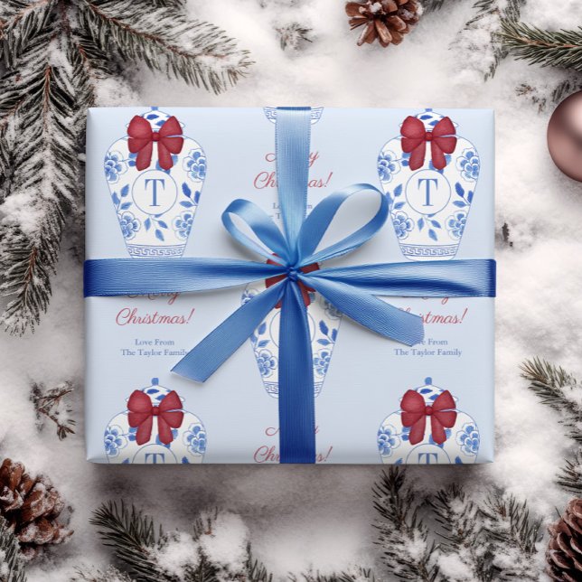 Chinoiserie Rött vitt blått jul Monogram Presentpapper (Elegant red white and blue Christmas gift wrap with watercolor ginger jars with red bow & monogram)