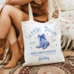 Chinoiserie Settlin' Down Bachelorette Party Tygkasse<br><div class="desc">Få redo att rida in i ovädret med vår "Settlin" Down Bachelorette Party Tote Bag - där djärva Westerna vibes möter kinoiserie flair! Med öga-fångande cowboystövlar av typsnitt och chic cowgirl med en twist, är den här dräkten gjord för vildens kvällar ut eller friställda ranchdagar. Oavsett om din brudtstam är...</div>