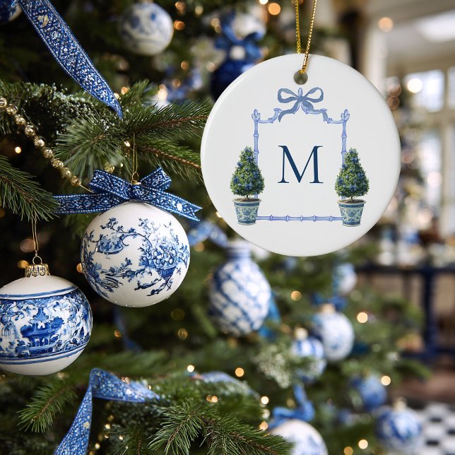 Chinoiserie Topiary Monogrammerad Vapen Jul Julgransprydnad Keramik (Chinoiserie Topiary Tree Monogrammed Christmas Ornament)