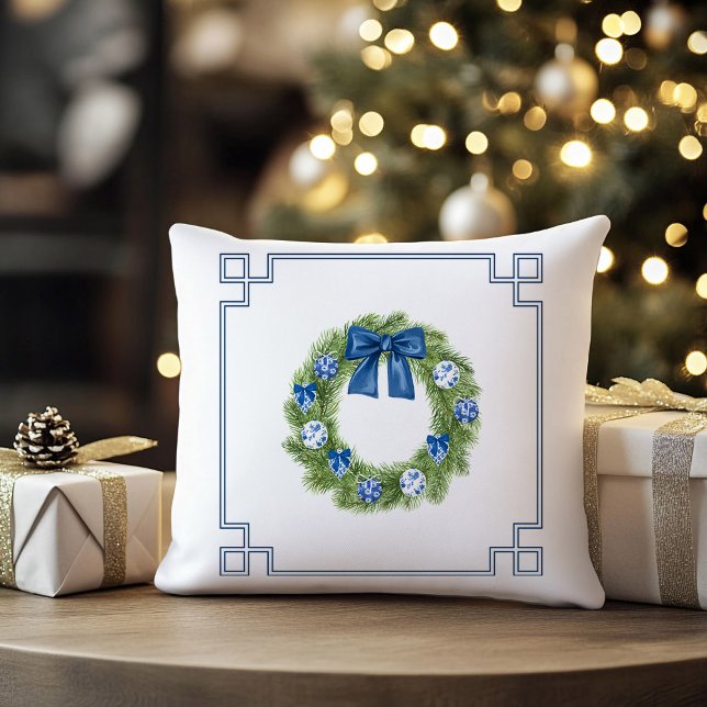 Chinoiserie Wandee Monogram jul Helgdag Kudde (Chinoiserie Christmas wreath monogrammed pillow)