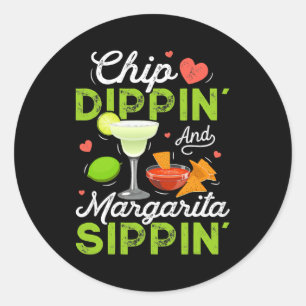 Chip Dippin' och Margarita Sippin' Funny Cinco de Runt Klistermärke
