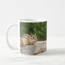 Chipmunk på sten kaffemugg