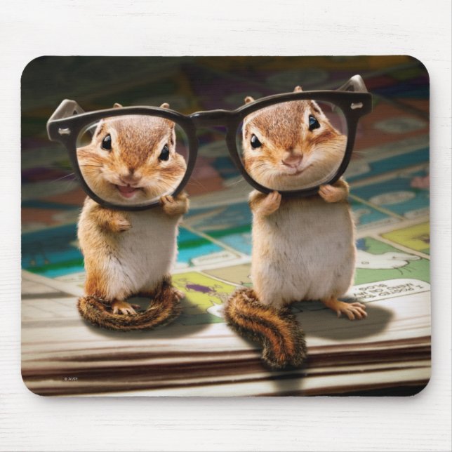 Chipmunkar i avläsningsglas musmatta (Framsidan)