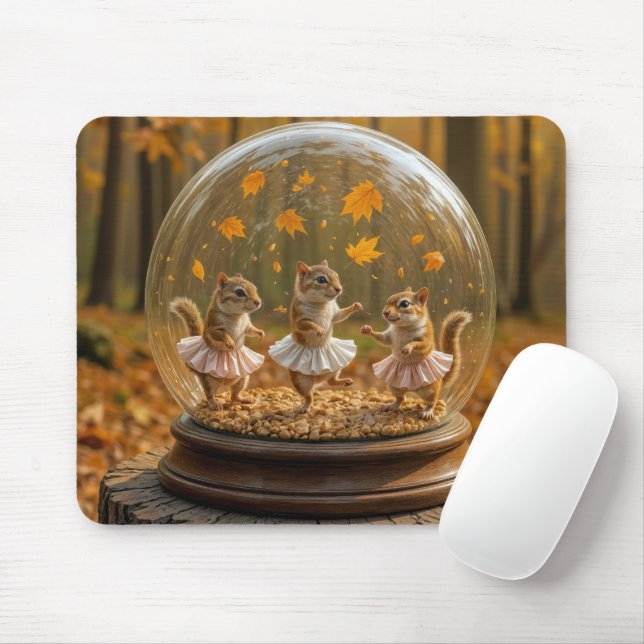 Chipmunks Dancing In a Glass Globe Musmatta (Med mus)