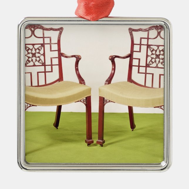 Chippendale- mahogny som äter middag stolar julgransprydnad metall (Framsidan)