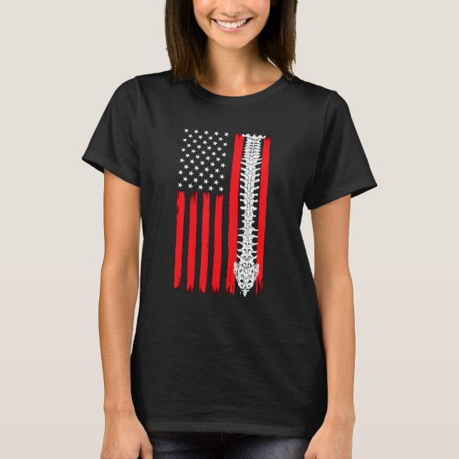Chiropractic Bone Back Spine American Flag Chiropr T Shirt (Framsida)