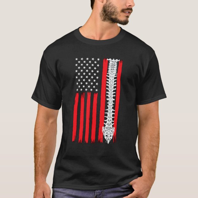 Chiropractic Bone Back Spine American Flag Chiropr T Shirt (Framsida)