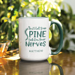 Chiropractor Låt inte ryggen komma på nerver Mugg<br><div class="desc">Det här ropraktiska kaffet mugg med svart typografi skulle ge en underbar gåva till din favoritbenjusteringsmaskin. Låt inte ryggraden komma på kaffet Nerves kopp för hett choklad eller kaffe efter en hård dags arbete eller gör en perfekt mugg för kontoret</div>