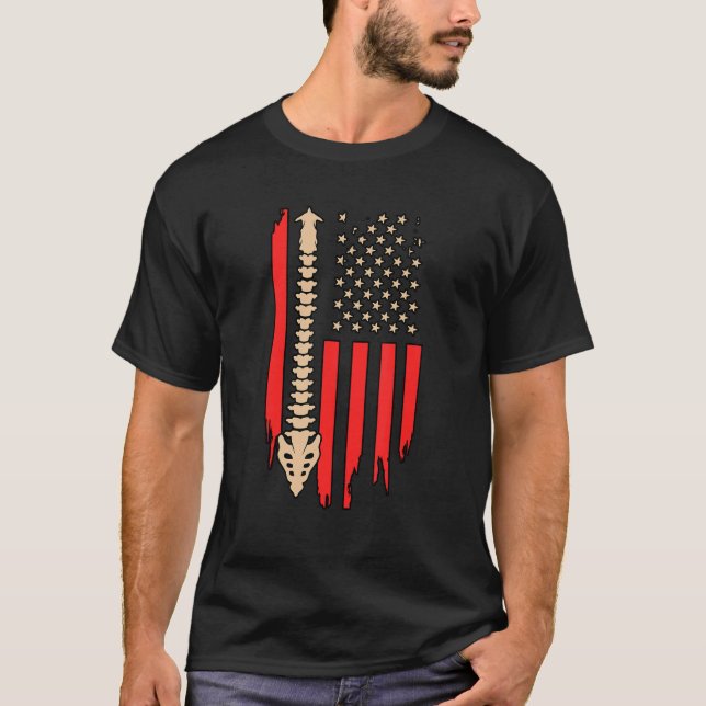 Chiropraktic USA flagga Chiropractor Spine Surgeon T Shirt (Framsida)