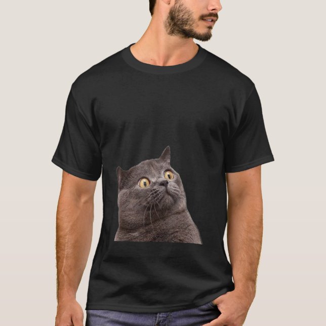 Chockad Förvånad Katt Meme T Shirt (Framsida)