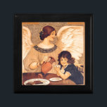 Chocolate Angel Fransk Antique Smyckeskrin<br><div class="desc">Hett Chocolate Angel Antique Illustration - Denna vackra ängel häller det bästa chokladgoet åt en vintage tjej. Bilden är antik reklam för Fransk Chocolate. En gammaldags ängel som häller underbar choklad åt ett barn. Detta är perfekten till en vintage choklad älskare, vare sig chokladen är i form av choklad eller...</div>