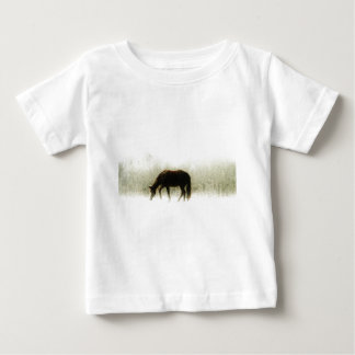 Chocolate Brown-hästen i dimman T-shirt