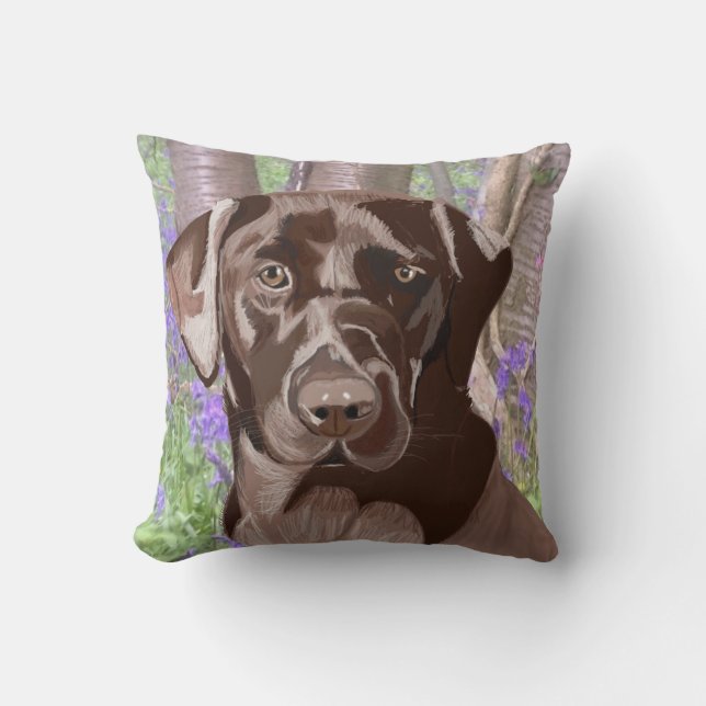Chocolate Brown Labrador i en Bluebell Wood Kudde (Framsida)