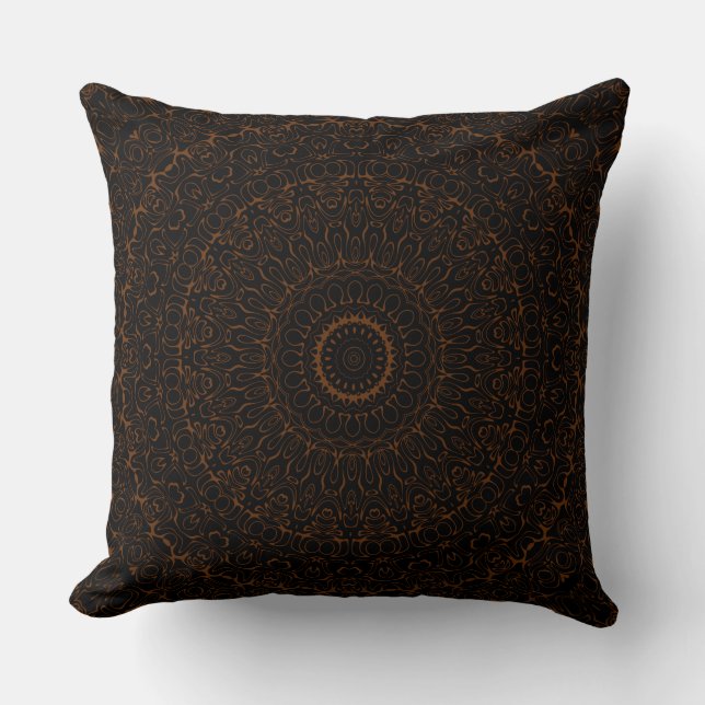 Chocolate Brown Mandala med Intricate Symmetry Kudde (Framsida)
