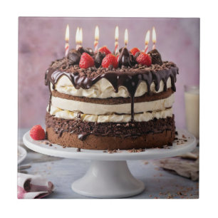 Chocolate Cream Birthday Cake with Strawbär Kakelplatta