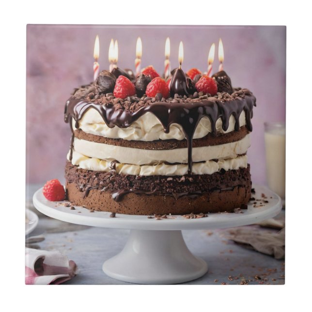 Chocolate Cream Birthday Cake with Strawbär Kakelplatta (Framsidan)