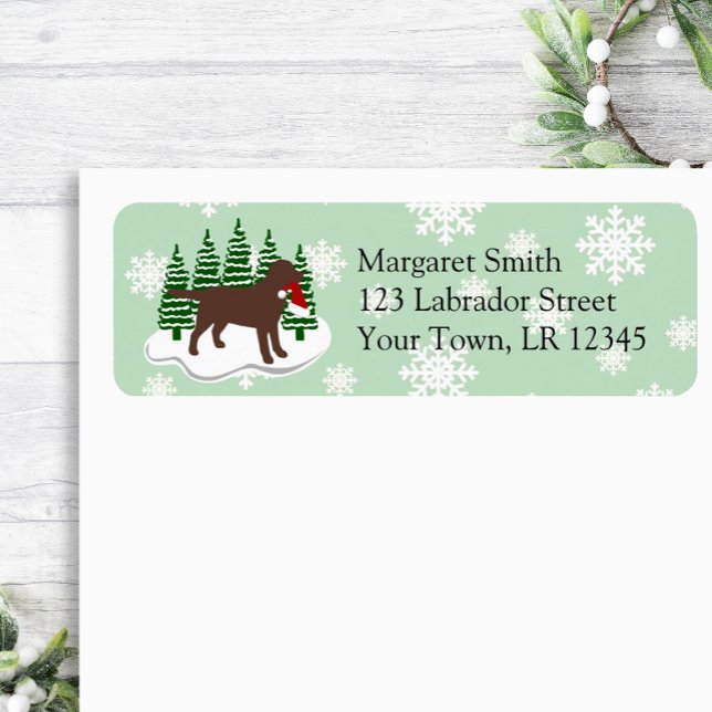 Chocolate Labrador Evergreen Returadress Etikett (Chocolate Labrador Evergreen Silhouette Design Return Address Label for Labrador Owners.)
