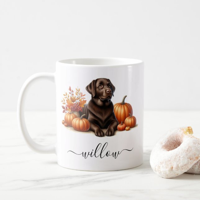 Chocolate Labrador Fall Mugg med Personlig Namn (Med munk)