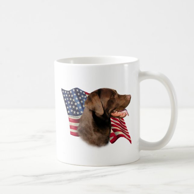 Chocolate Labrador Retriever American Flagga Kaffemugg (Höger)