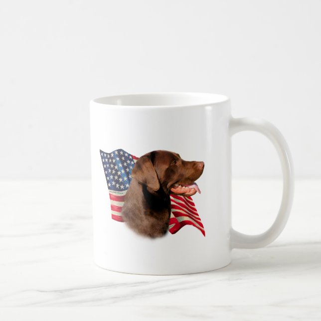 Chocolate Labrador Retriever American Flagga Kaffemugg (Höger)