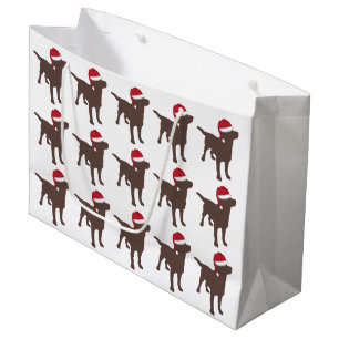Chocolate Labrador Retriever i Red Santa Hat