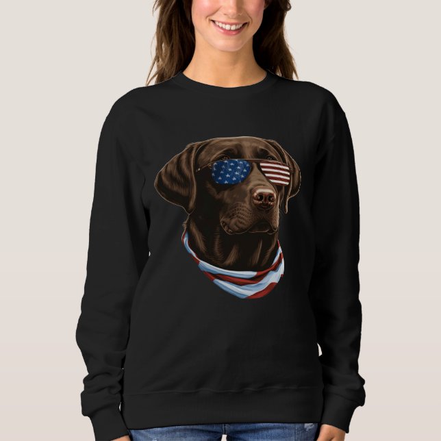 Chocolate Labrador With USA Sunglasses And Flag  1 T Shirt (Framsida)
