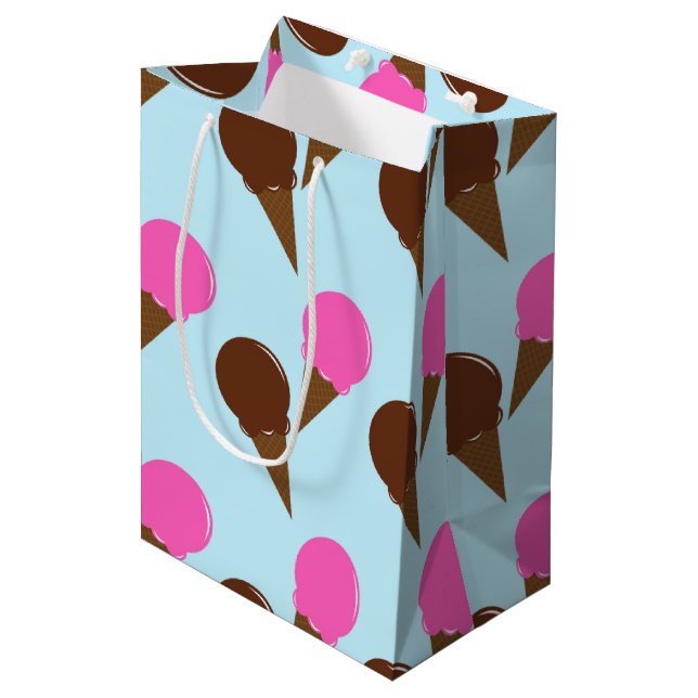 Chocolate & Strawberry Ice Cream Party Gift Bag (Framsidan Vinklad)