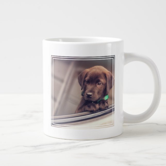Choklad Labrador-valpen i bil Jumbo Mugg (Höger)