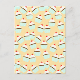 Chokladkakor med grädde och körsbär på toppen vykort