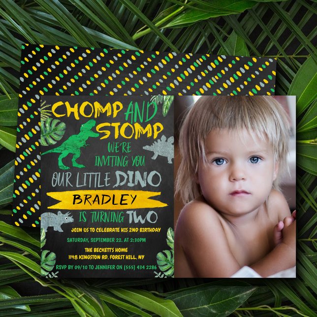 Chomp & Stomp! Dinosaur Boys 2:a födelsedagsfoto Inbjudningar (Skapare uppladdad)